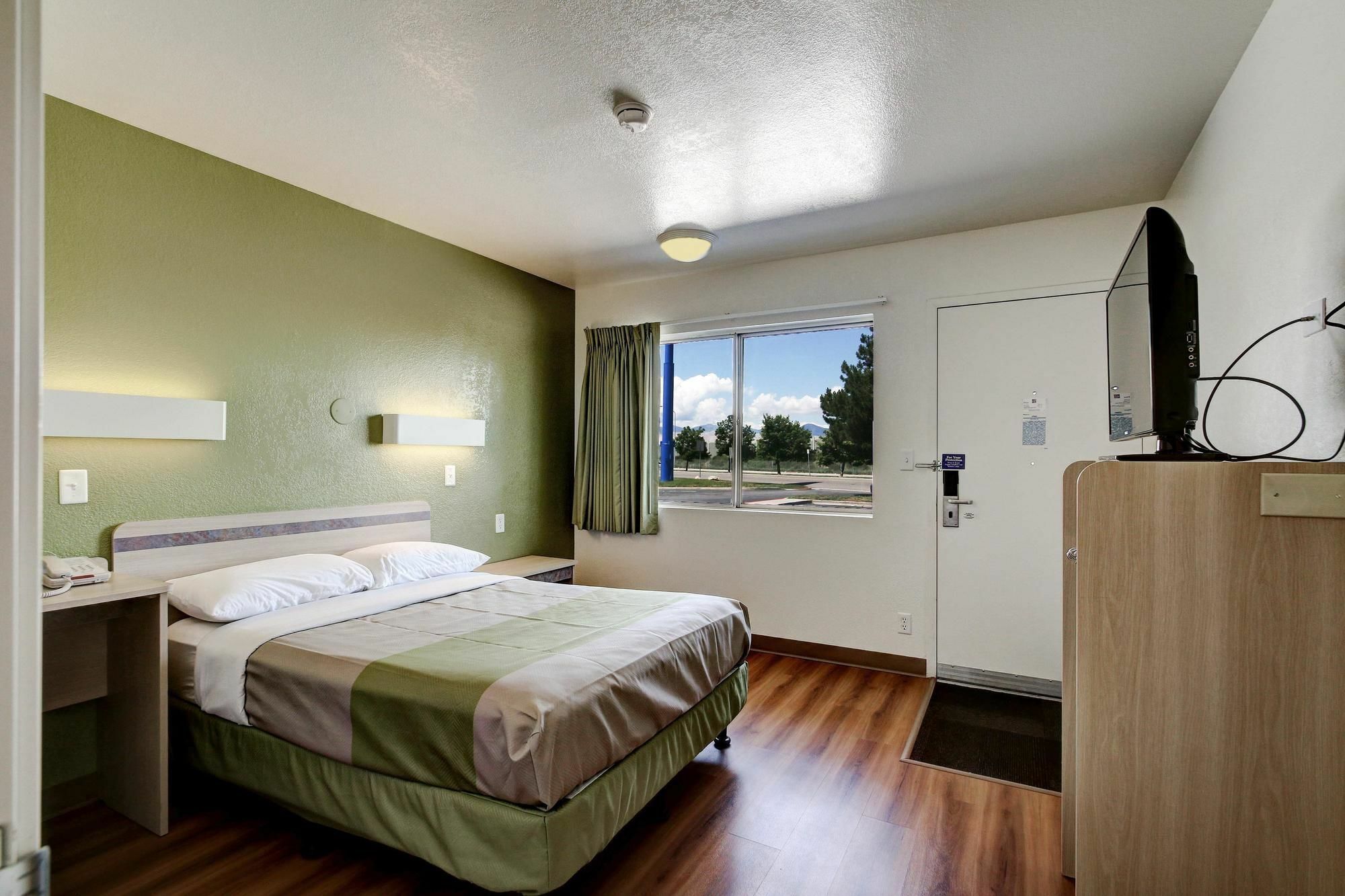 Econo Lodge מידוויל מראה חיצוני תמונה