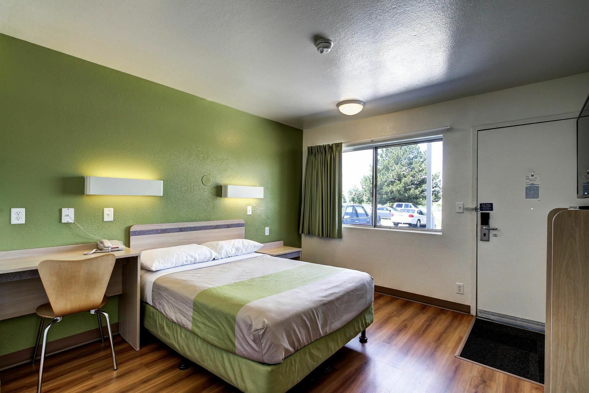 Econo Lodge מידוויל מראה חיצוני תמונה